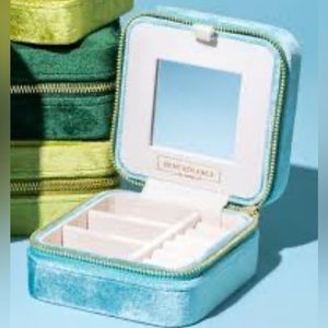 Benevolence cyan blue LA plush velvet square travel Jewelry box